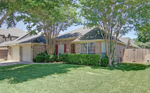 6922 Briarwood Dr, Fort Worth, TX 76132