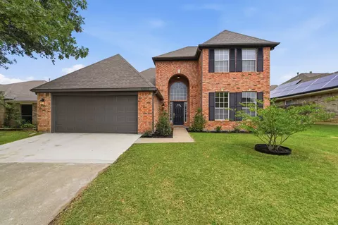 5953 Hillview Dr, Watauga, TX 76148