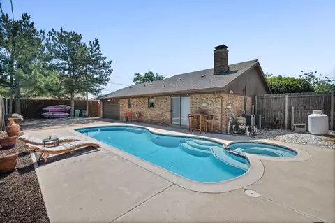 1023 Auburn Dr, Arlington, TX 76012