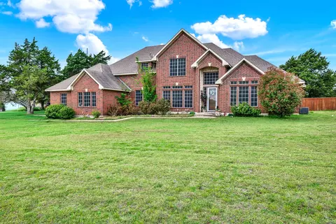 1915 Lillian Ave, Glenn Heights, TX 75154
