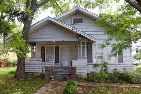 210 E Roberts St, Gorman, TX 76454