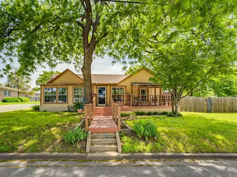 601 S Miller St, Decatur, TX 76234