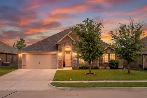 216 Ovaletta Dr, Justin, TX 76247