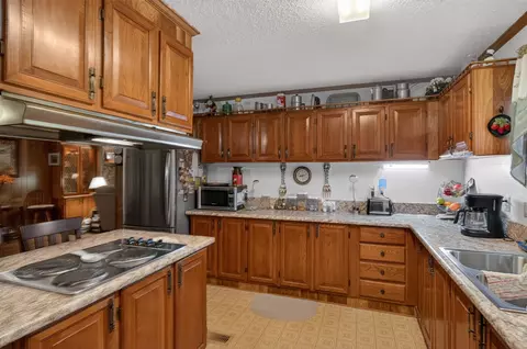 Kitchen - 306 Lesa Ln, Stonewall, LA 71078 photo 3 of 4