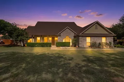 7011 Singleton Rd, Midlothian, TX 76065