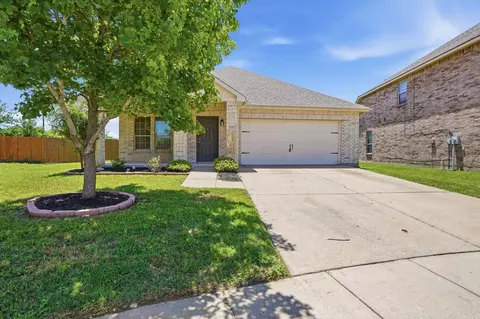 8740 Noontide Dr, Fort Worth, TX 76179