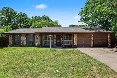 60 Somerset Ter, Bedford, TX 76022