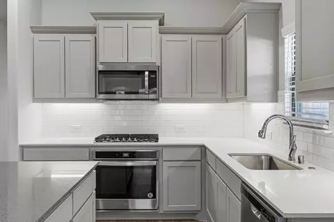 Kitchen - 1522 Wayback Dr, Celina, TX 75009 photo 3 of 3