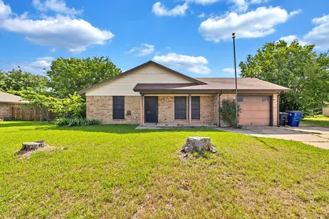 501 Post Oak Ln, Burleson, TX 76028