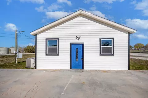 147 Western Lake Dr, Weatherford, TX 76087