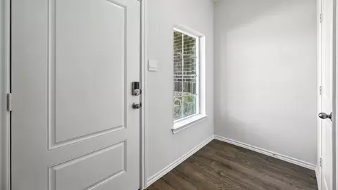 Entry Way - 122 Pheasant Run, Terrell, TX 75160 photo 2 of 4