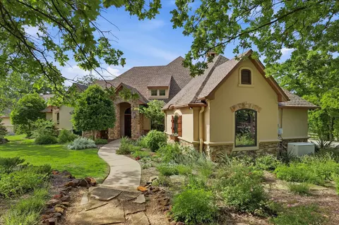 8000 Rhoads Rd, Aubrey, TX 76227