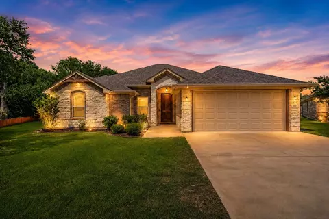 3907 Del Rio Ct, Granbury, TX 76049