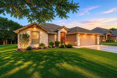 3907 Del Rio Ct, Granbury, TX 76049
