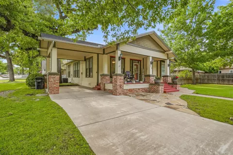 910 S Waco St, Weatherford, TX 76086