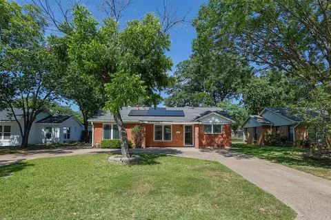 733 Thersa Dr, River Oaks, TX 76114