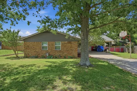 111 E Pecan St, Gunter, TX 75058