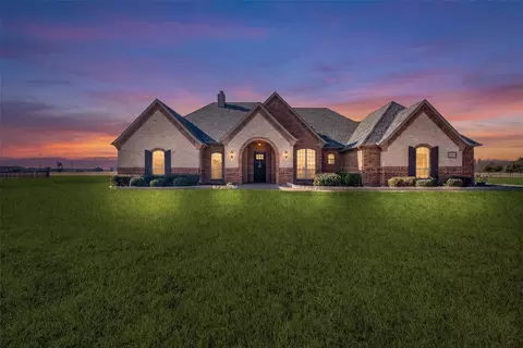 10055 Dorsett Dr, Talty, TX 75126