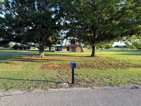 Exterior - 221 Timberview Ct, Argyle, TX 76226 photo 4 of 9