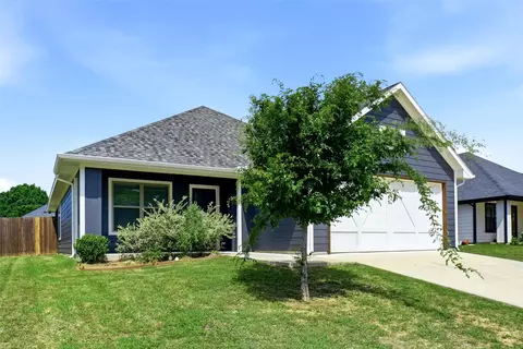 210 Clover Cir, Weatherford, TX 76086
