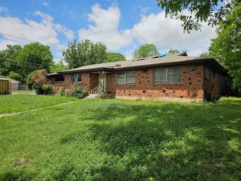 5301 Ammons St, Haltom City, TX 76117