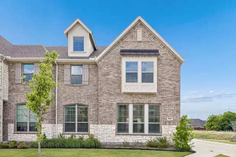 7035 Granbury Ln, Grand Prairie, TX 75054