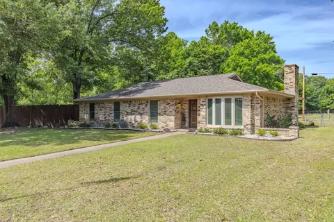 3026 Arapaho Rd, Commerce, TX 75428