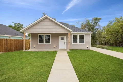 1116 E Pulaski St, Fort Worth, TX 76104