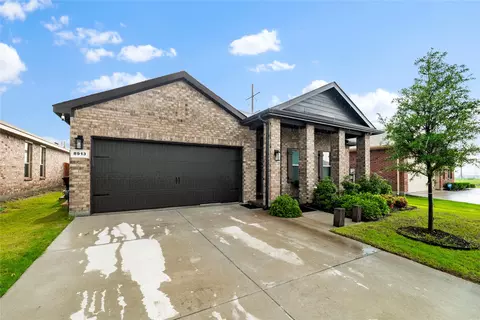 8913 Timber Gulch Cir, Fort Worth, TX 76179
