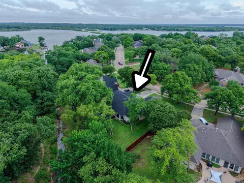 1805 Spinnaker Ln, Azle, TX 76020