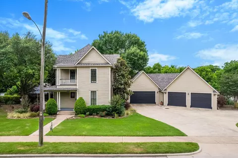 1025 W Main St, Waxahachie, TX 75165