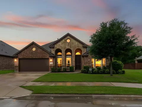 15705 Mirasol Dr, Fort Worth, TX 76177