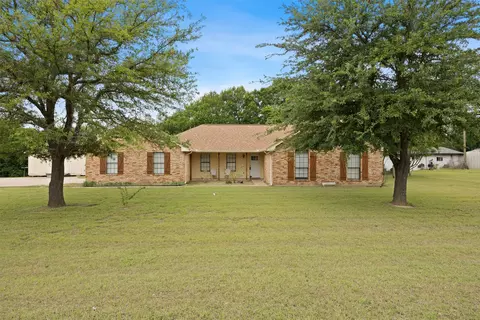 607 Lark Ln, Oak Leaf, TX 75154