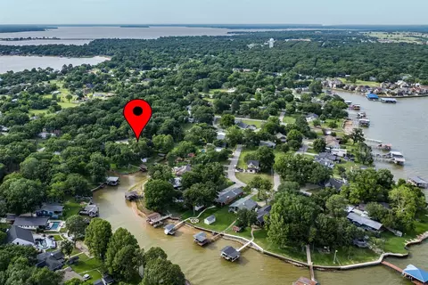 118 Robin Hood Way, Gun Barrel City, TX 75156