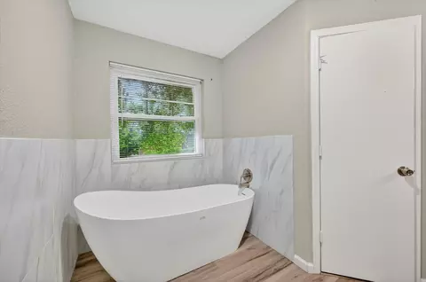 Bath - 3025 David Dr, Rowlett, TX 75088 photo 1 of 6