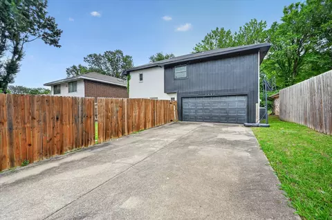 Exterior - 3025 David Dr, Rowlett, TX 75088 photo 3 of 4