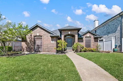 6913 Indiana Ave, Fort Worth, TX 76137
