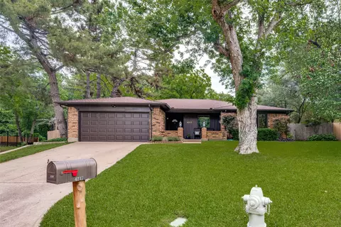 4217 Hunters Ct, Arlington, TX 76016