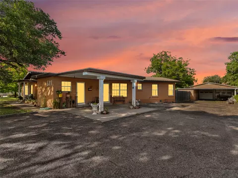 611 N Avenue Q, Clifton, TX 76634