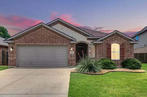 529 Beechgrove Ter, Fort Worth, TX 76140