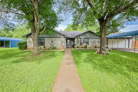 111 Songwood Dr, Weatherford, TX 76087