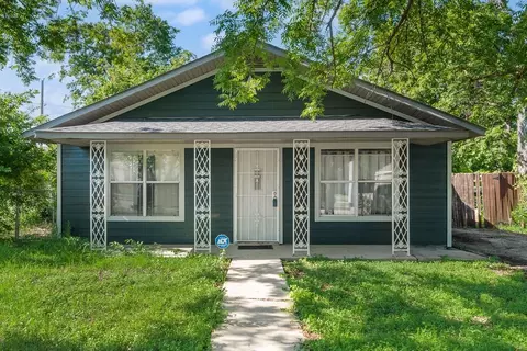 921 E Annie St, Fort Worth, TX 76104
