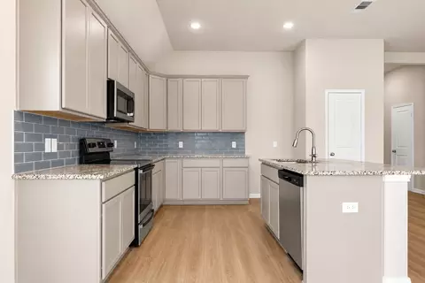 Kitchen - 3213 Dottavio, Lorena, TX 76655 photo 4 of 5