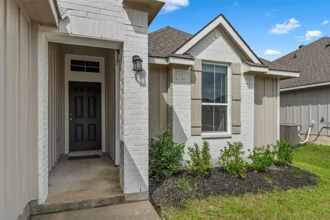 Exterior - 3213 Dottavio, Lorena, TX 76655 photo 3 of 6