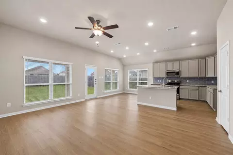 Living - 3213 Dottavio, Lorena, TX 76655 photo 3 of 4
