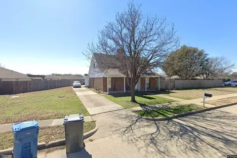 2006 Toulon Ln, Carrollton, TX 75007