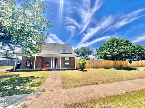 2006 Toulon Ln, Carrollton, TX 75007