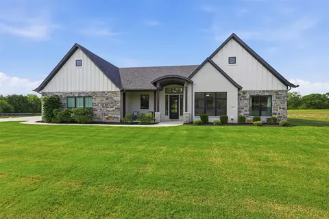 434 Younger Ranch Rd, Azle, TX 76020