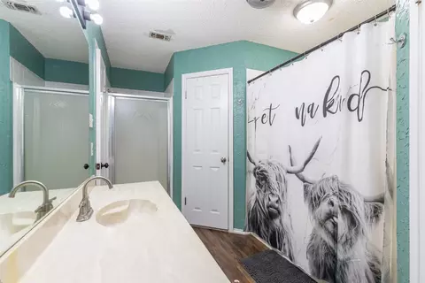 Bath - 4426 Cole Dr, Abilene, TX 79606 photo 1 of 5