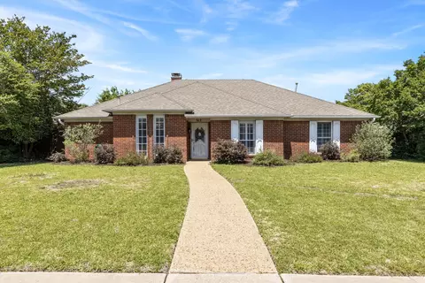 917 Willow Brook Dr, Allen, TX 75002